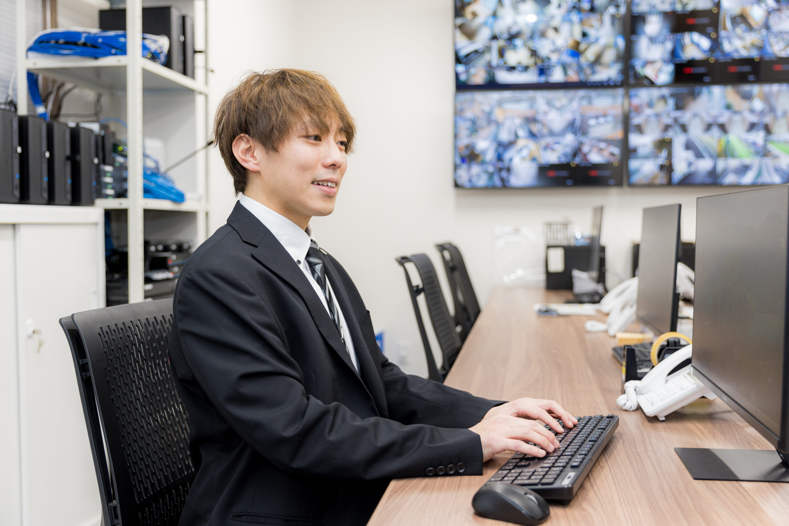 【正社員】社員研修制度充実！社会人としても成長できる社内体制(GURUSPA/サウナイーグル)：【月給】225,000円～330,000円