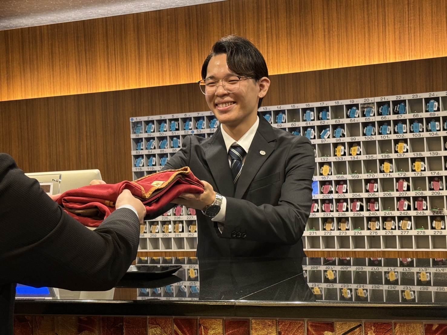 【正社員】職種・ポジション多数！新たな才能が見つかるかも⁉(サウナイーグル/グルスパ)：【月給】225,000円～330,000円