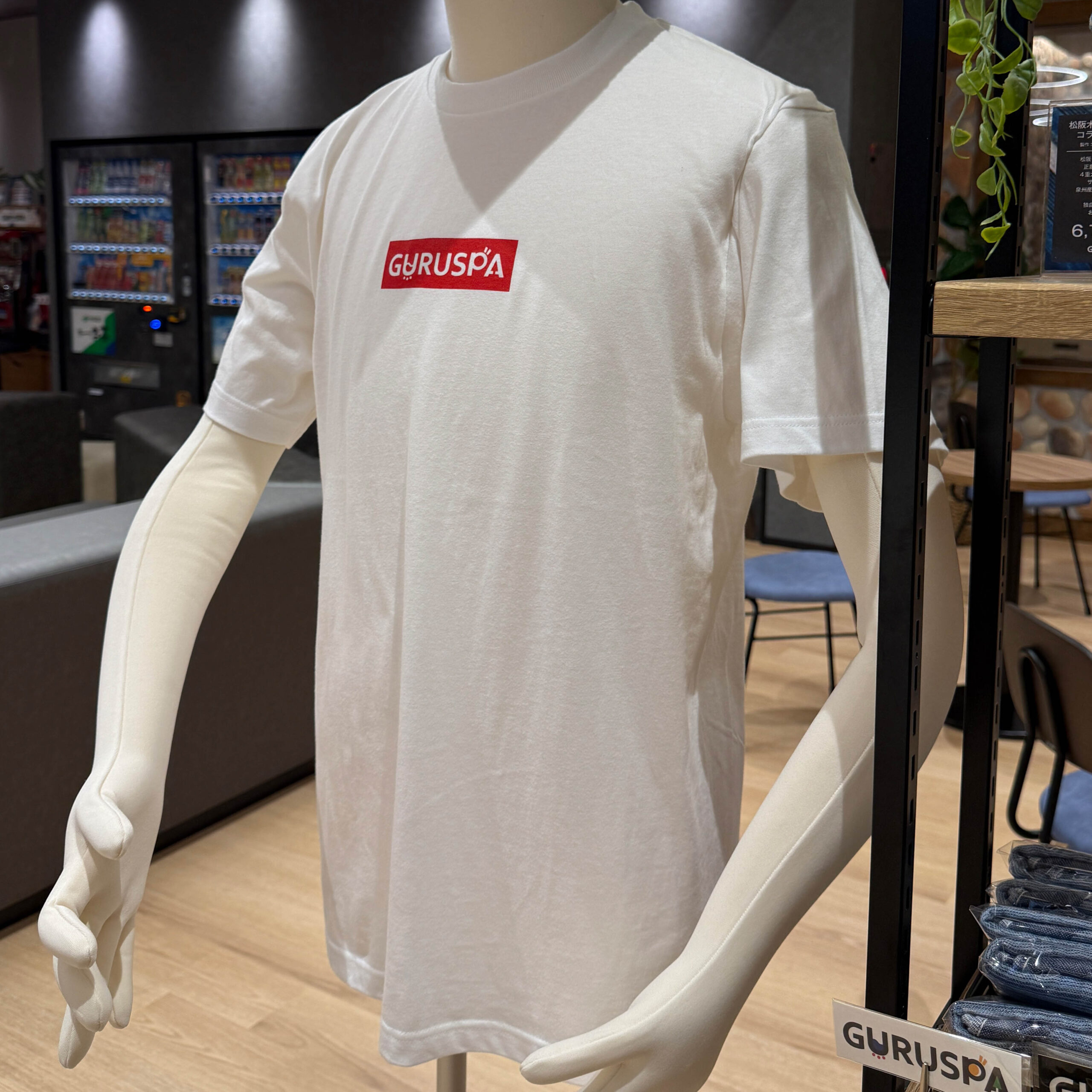 GURUSPA BOXロゴTシャツ